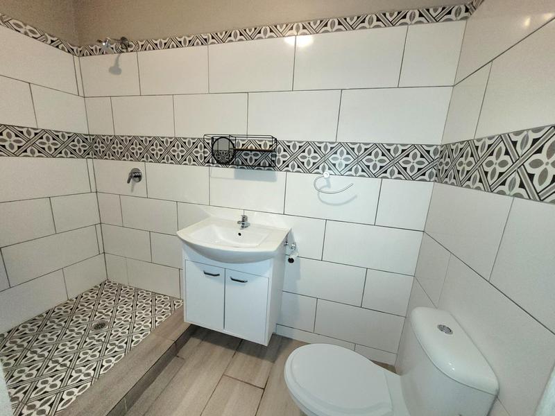 6 Bedroom Property for Sale in Stellenberg Western Cape